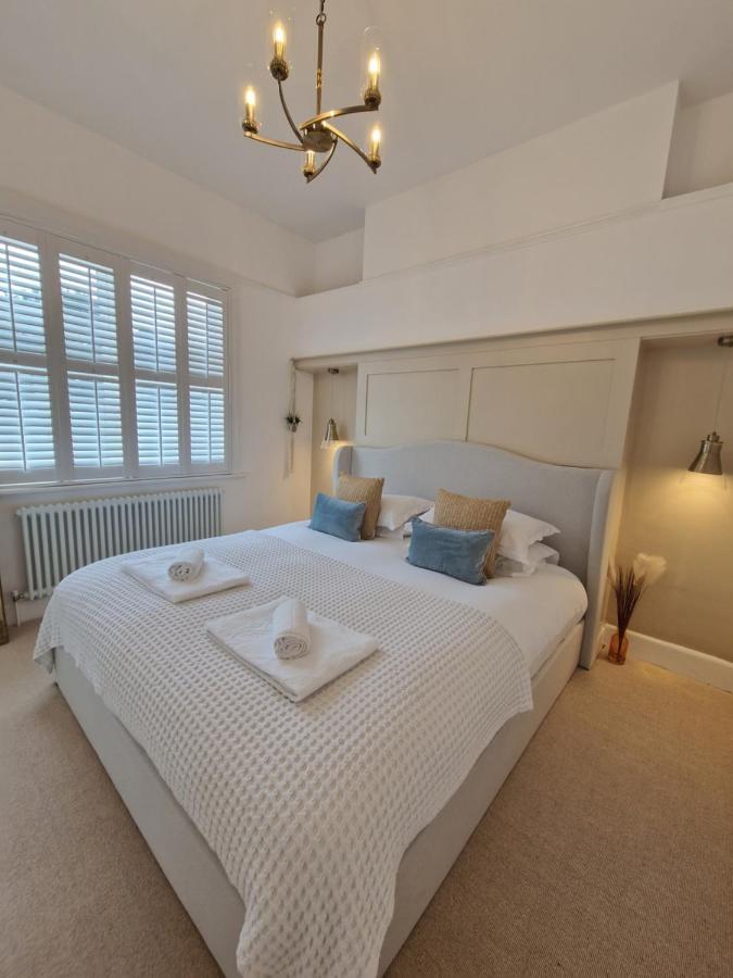 Apartamento Seaside Apartment, Parking, Private Garden, Walking Distance To Southbourne *