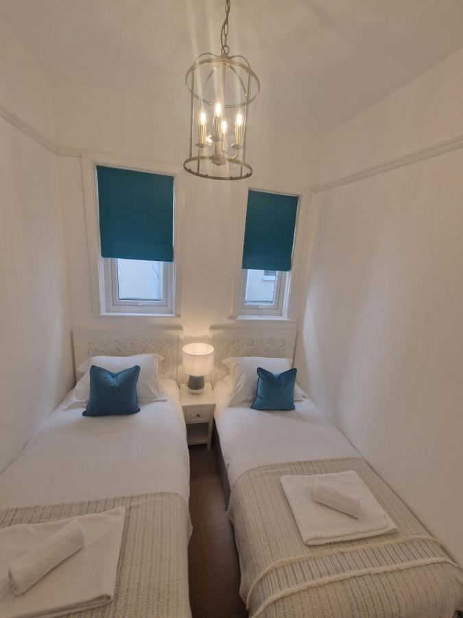 Seaside Apartment, Parking, Private Garden, Walking Distance To Southbourne Apartamento *