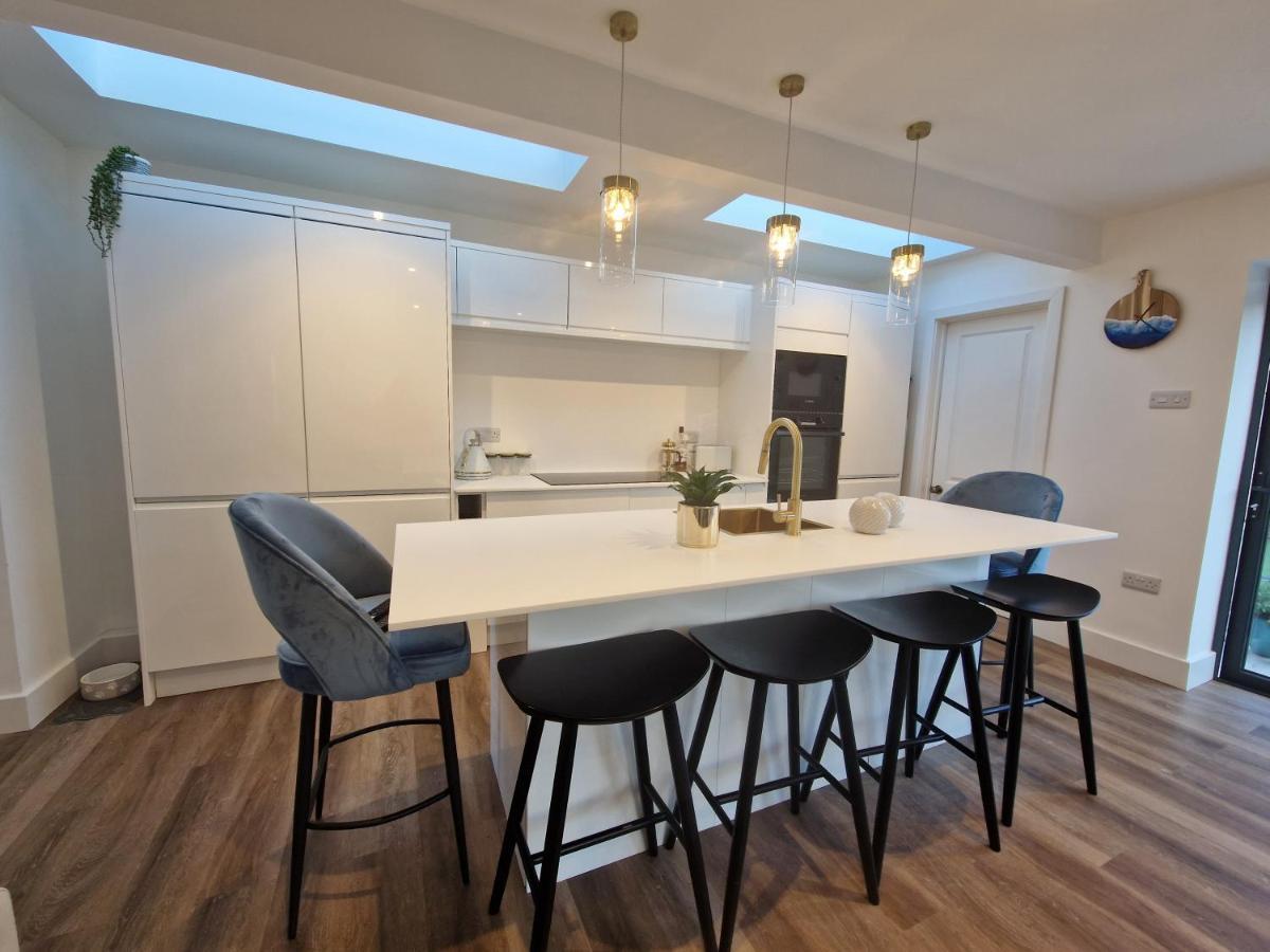 Seaside Apartment, Parking, Private Garden, Walking Distance To Southbourne Апартаменты