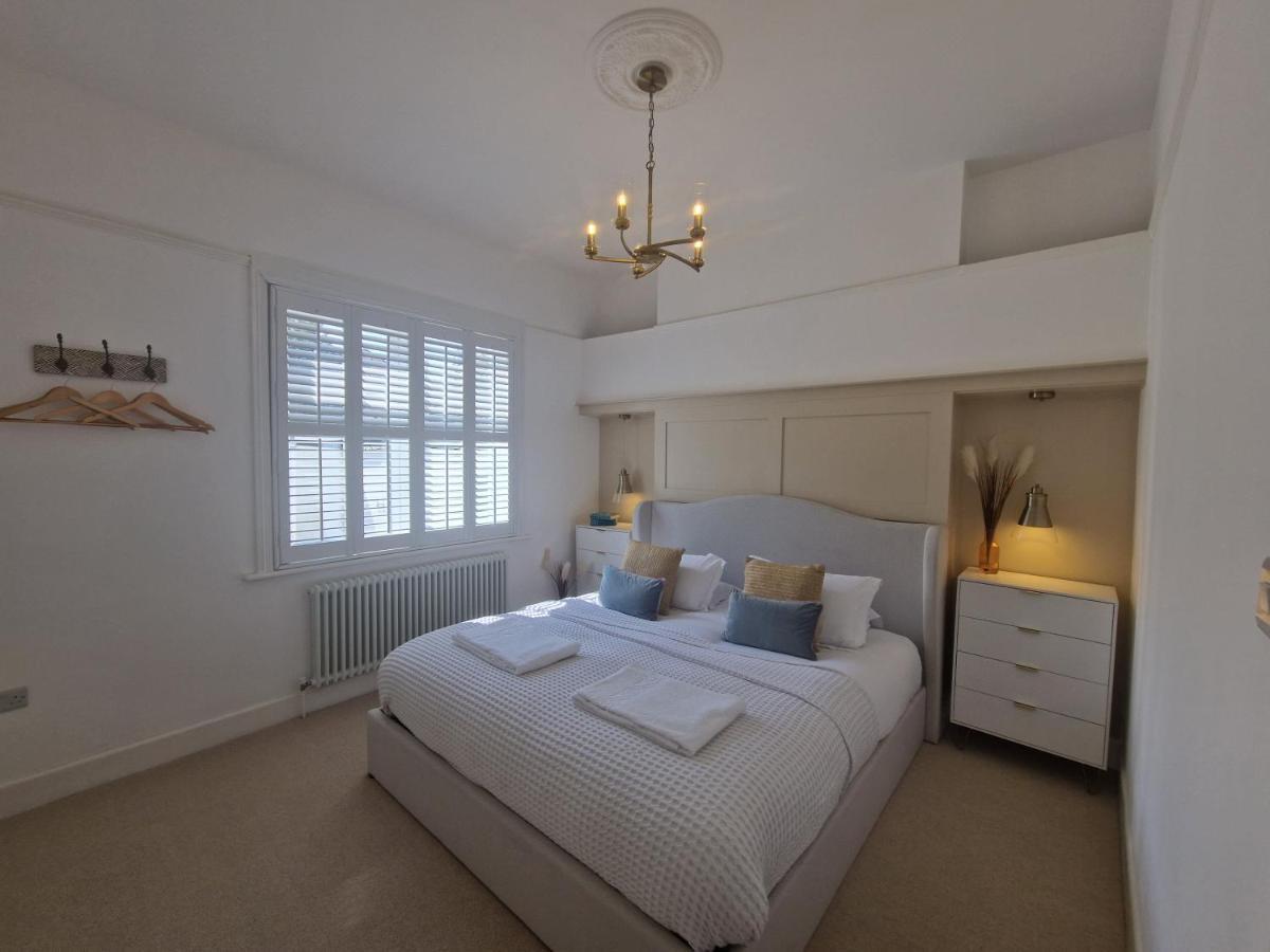 Seaside Apartment, Parking, Private Garden, Walking Distance To Southbourne *