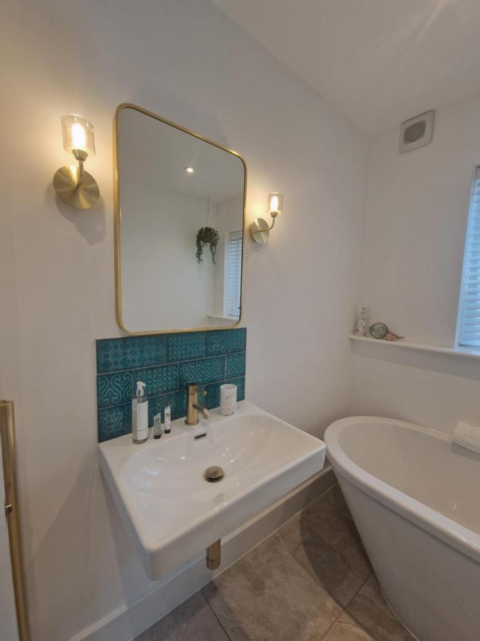 Seaside Apartment, Parking, Private Garden, Walking Distance To Southbourne Апартаменты *