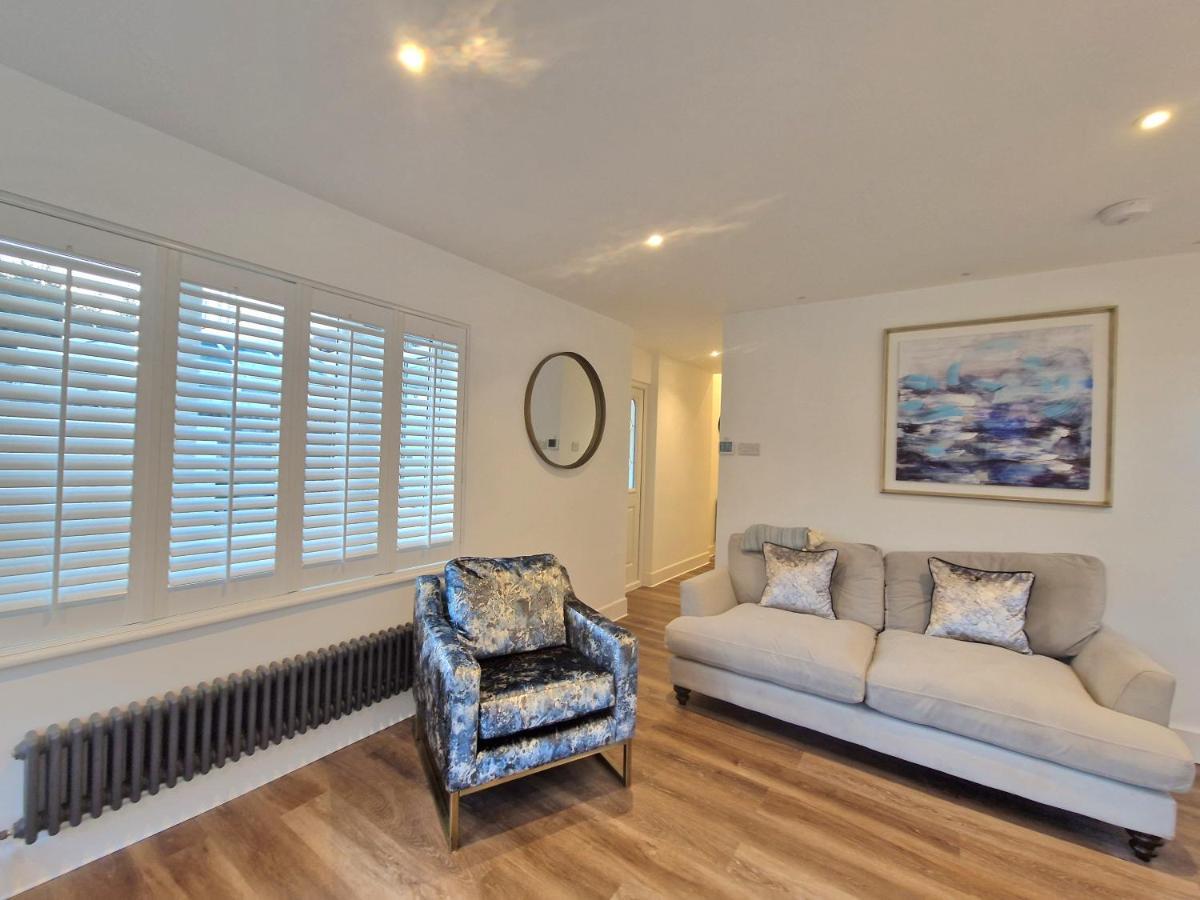 Seaside Apartment, Parking, Private Garden, Walking Distance To Southbourne *